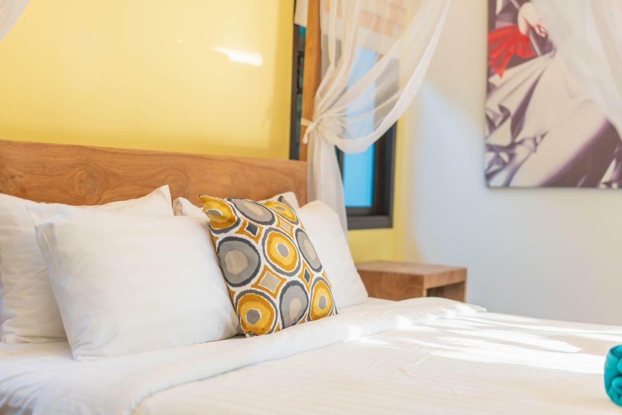 Jewels Villas Phuket Praia de Surin Exterior foto